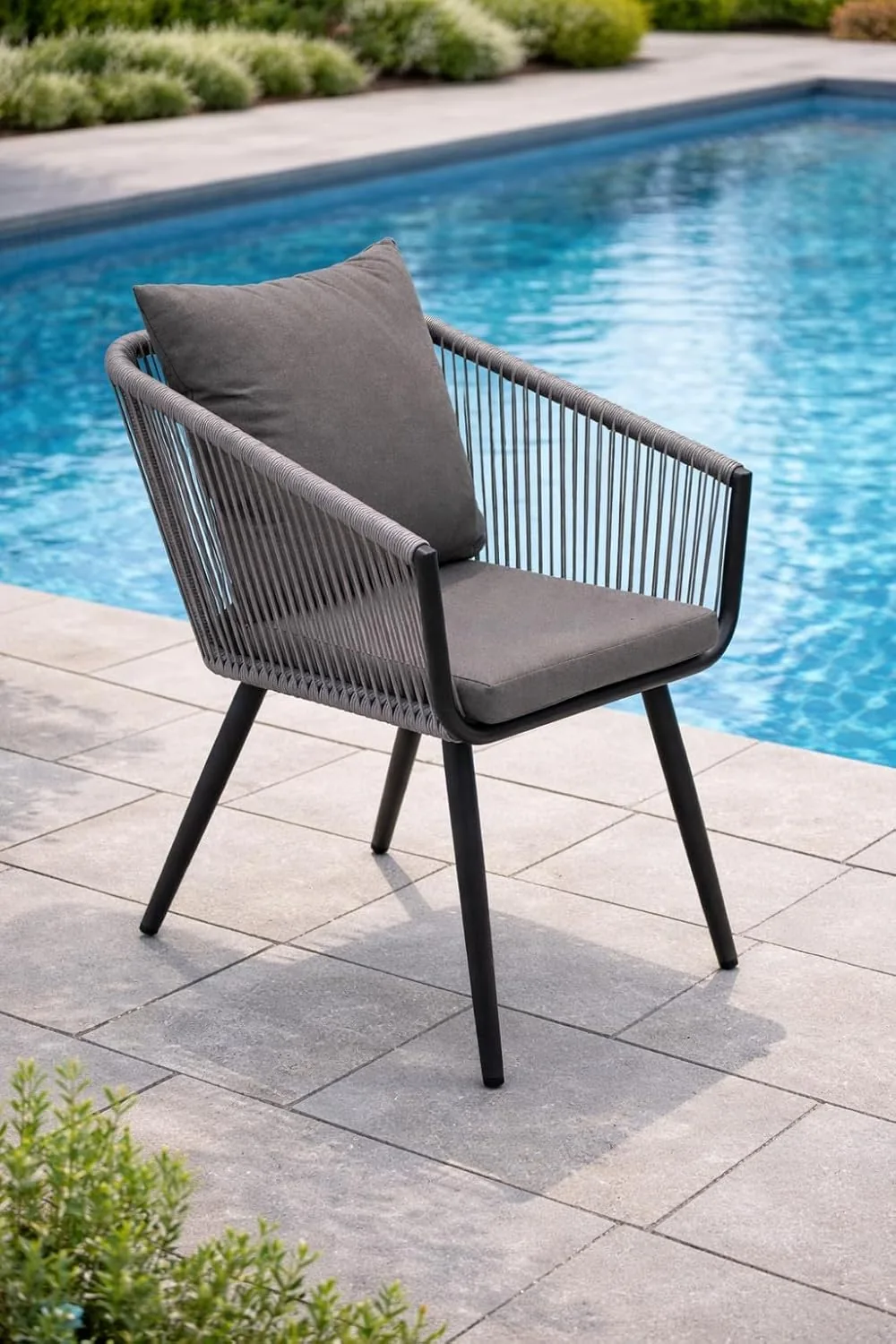 DEGAMO Gartenstuhl Riva, Aluminium wetterfest anthrazit + Rope grau, mit Kissen grau, modern, Outdoor, 2 STCK. — Ansicht 2